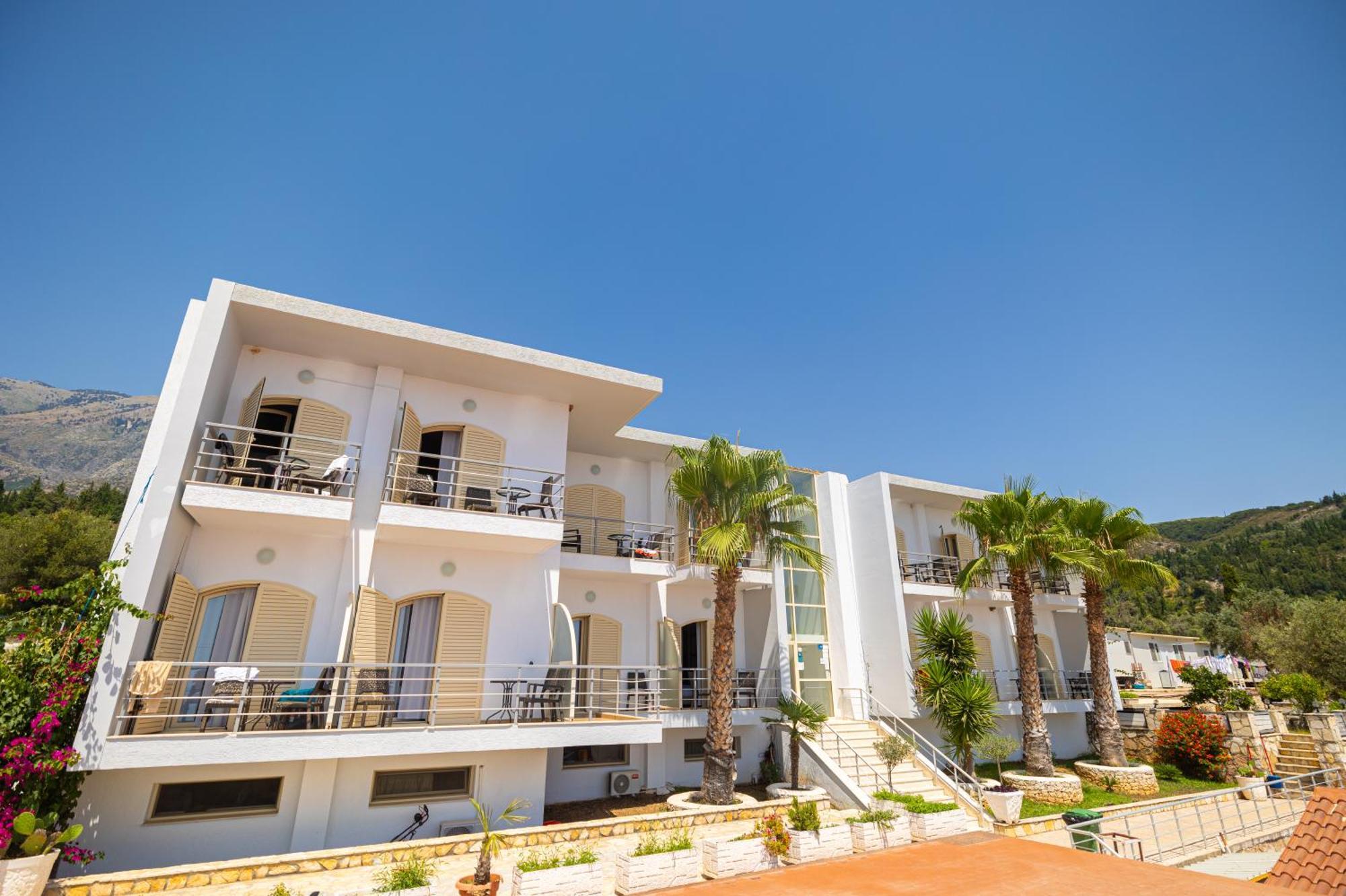 Royal Blue Hotel Dhërmi Exterior foto