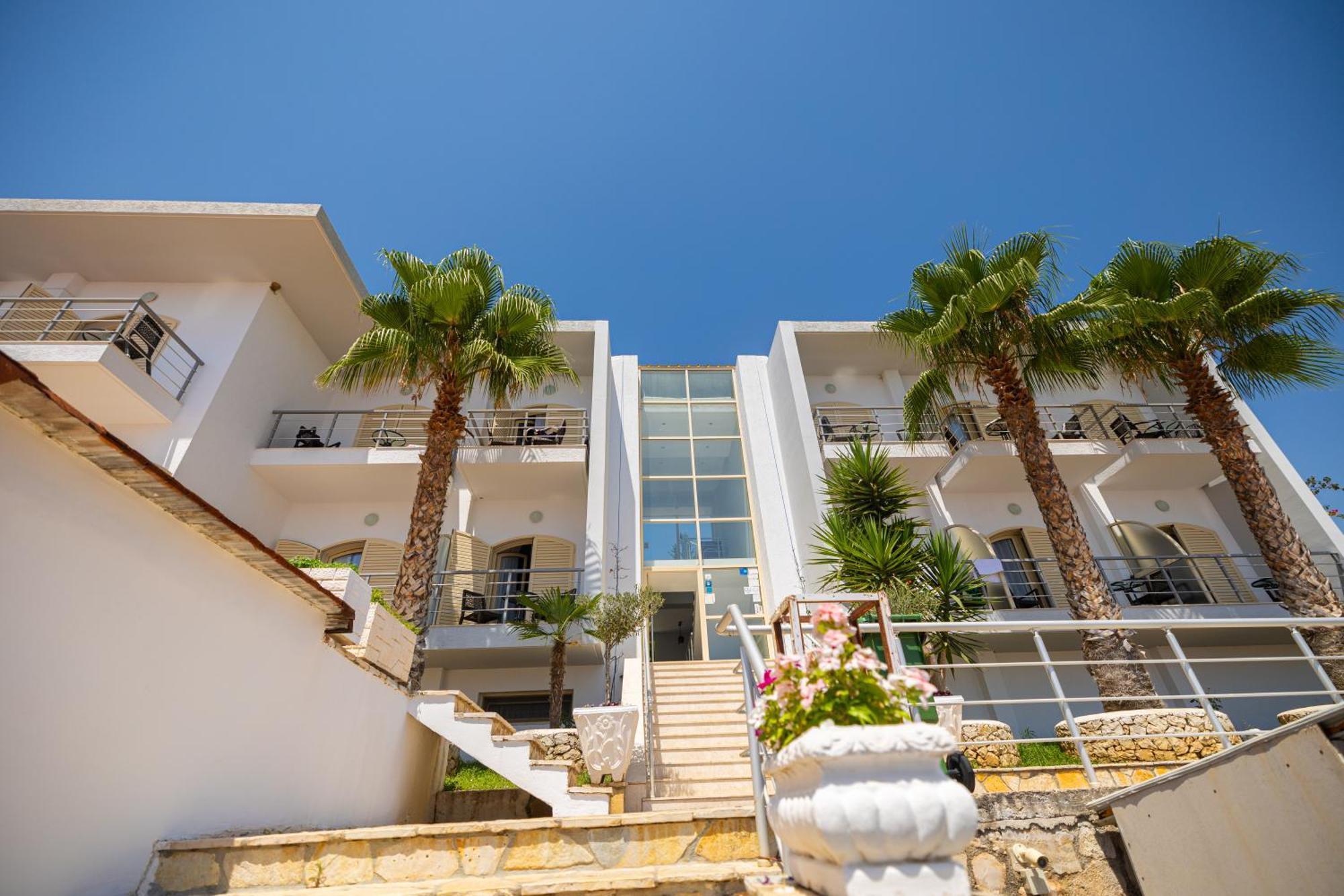 Royal Blue Hotel Dhërmi Exterior foto