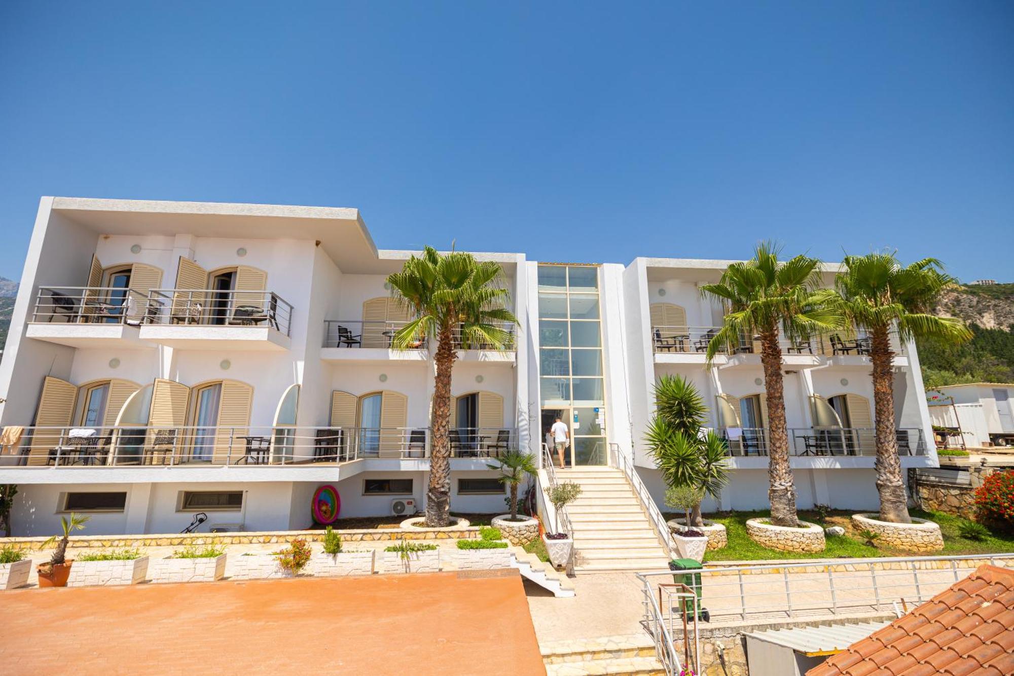 Royal Blue Hotel Dhërmi Exterior foto