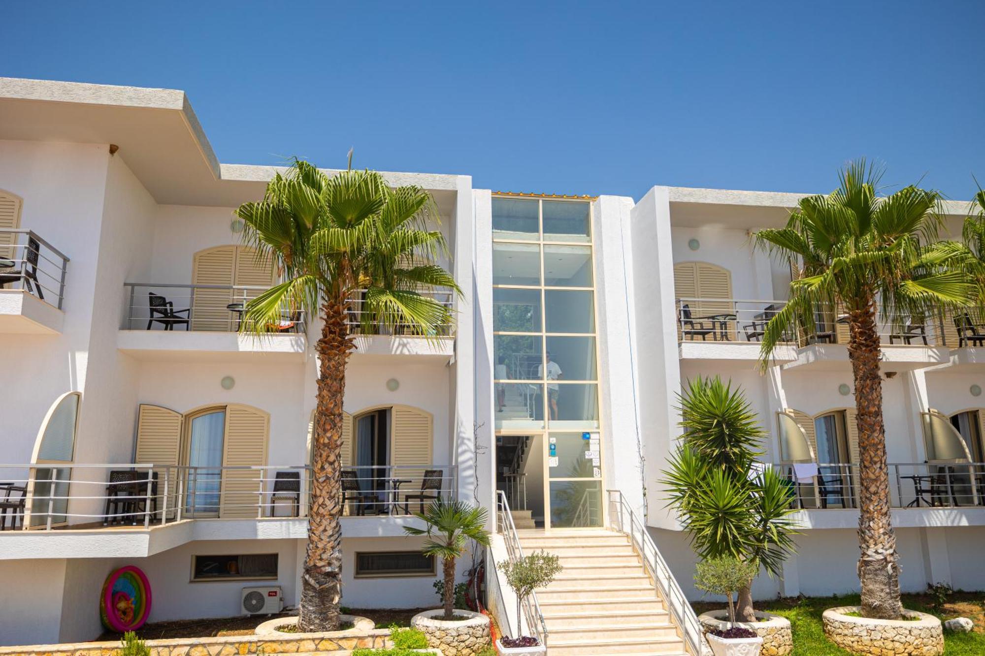 Royal Blue Hotel Dhërmi Exterior foto
